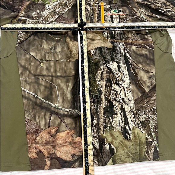 Mossy Oak Camoflauge half zip shirt with - Picture 10 of 10